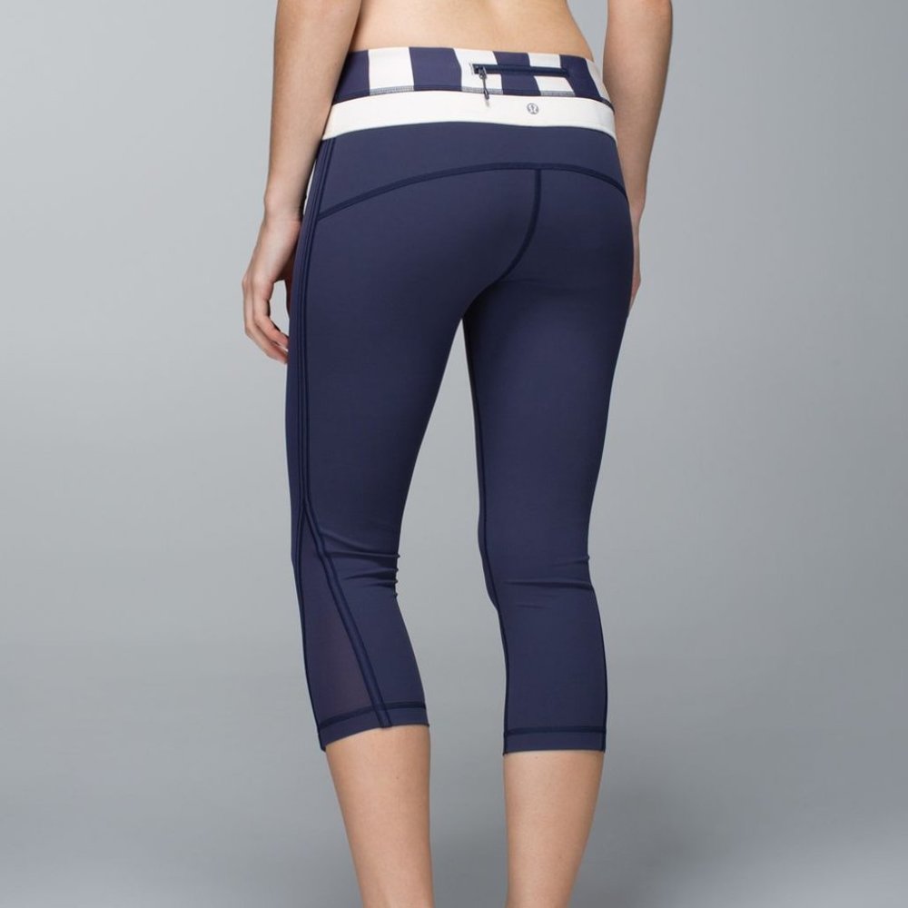 Size 4 - Lululemon Up The Pace Crop